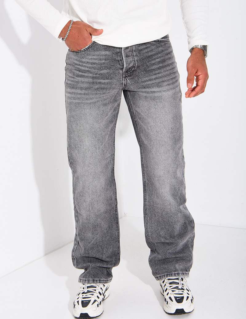 Straight cut, classic fit...
