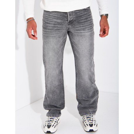Straight cut, classic fit and slightly loose leg