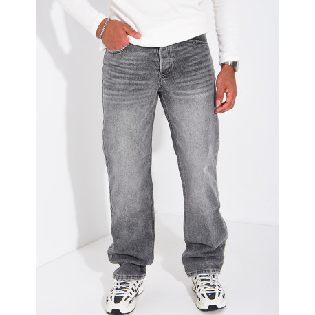 Straight cut, classic fit and slightly loose leg